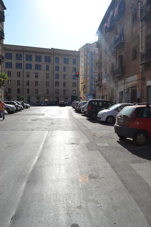 Hotel A Tre Passi Dal Centro Palermo Exterior foto